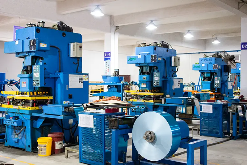 High speed finned punching machine