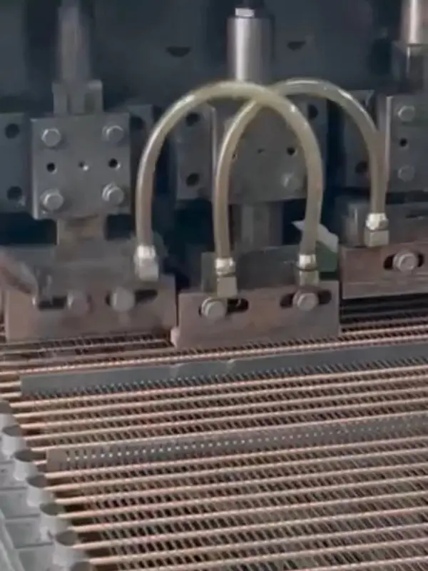 Welding row machine