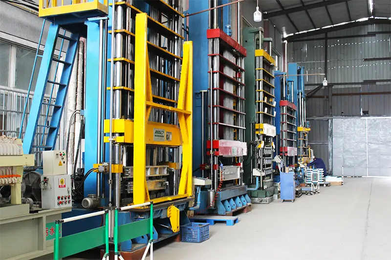 Tube expanding machine